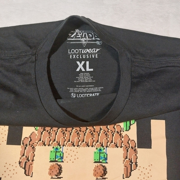 Legend of Zelda Lootcrate Black Pixel Link Graphic T-Shirt Size XL - Picture 4 of 6
